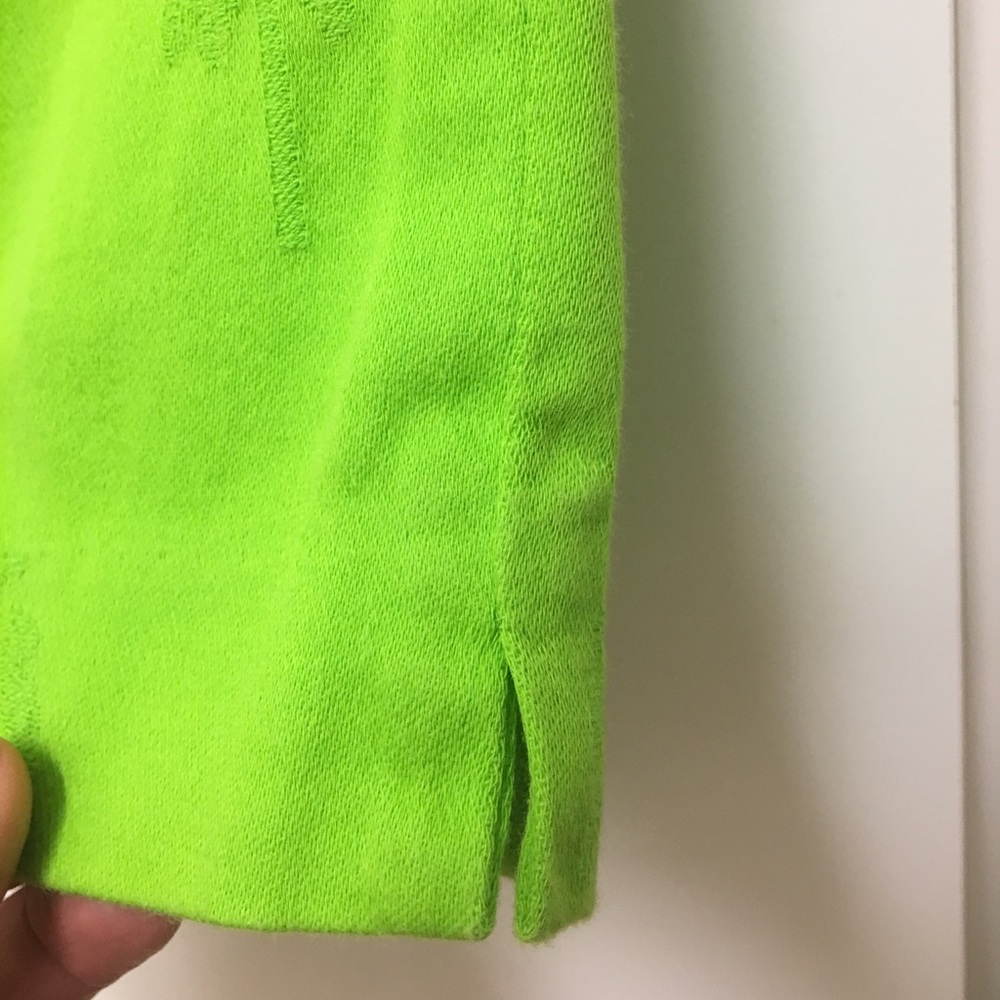 Classic Lilly Pulitzer Pineapple Capris!!! - image 4